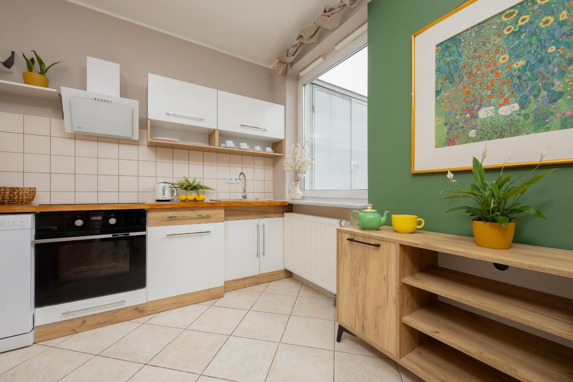 Apartment Floral With Balcony Near Gdanska By Renters Warschau